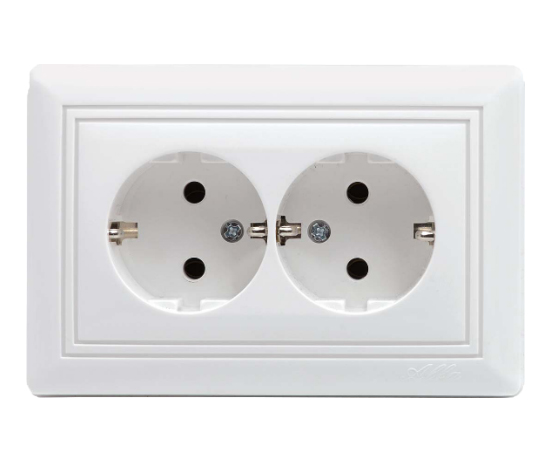 Double Socket Outlet Earthed