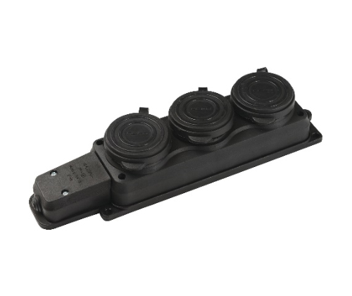 1*16 A Earthed 3 Gang Group Socket